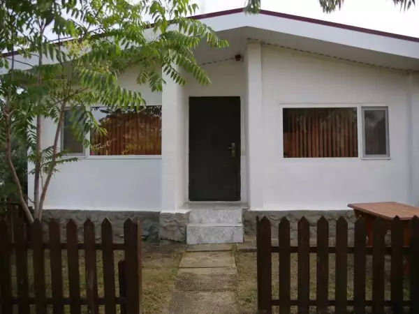 2-х комнатный 7-ми местный отдельно стоящий дом